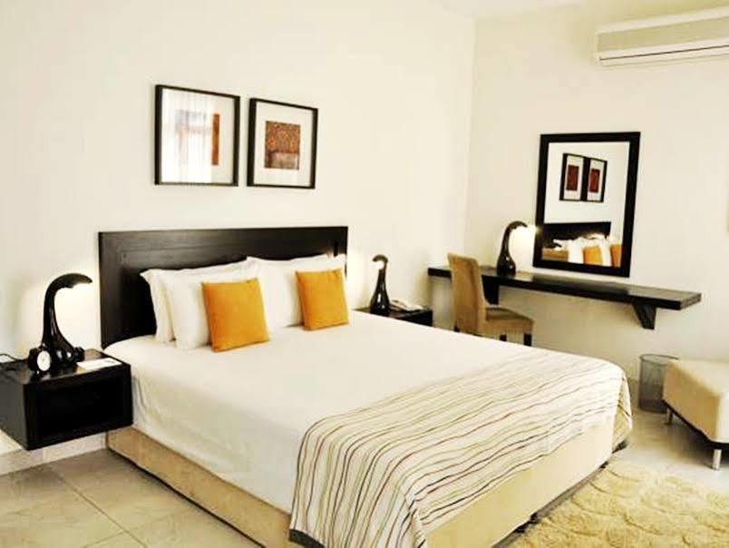 Midan Hotel Suites Маскат Екстериор снимка
