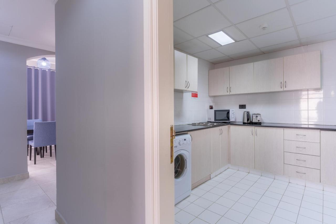 Midan Hotel Suites Маскат Екстериор снимка