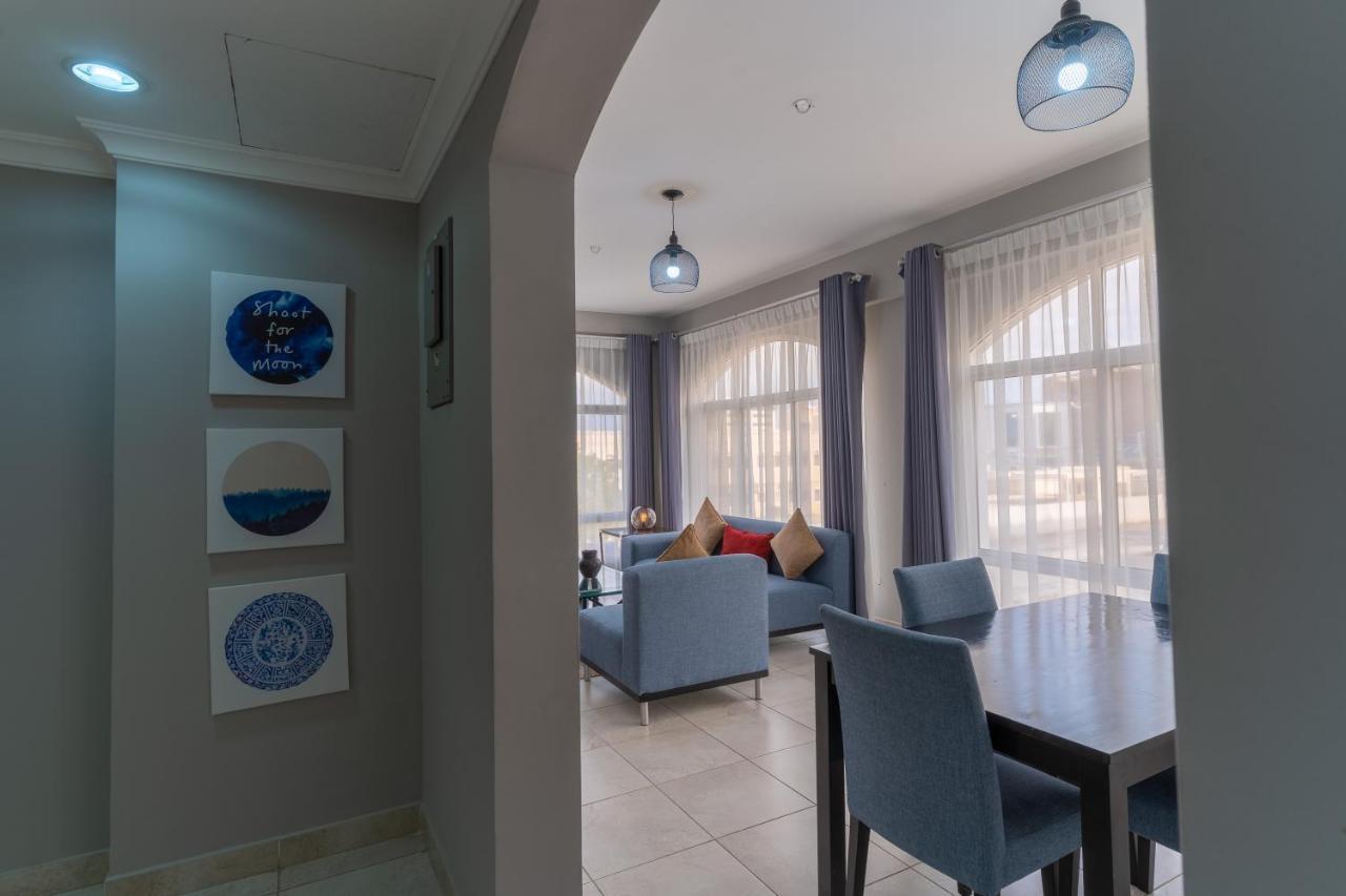 Midan Hotel Suites Маскат Екстериор снимка